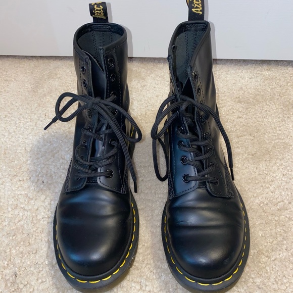 Black Leather Dr. Martens 1460 - Picture 1 of 4